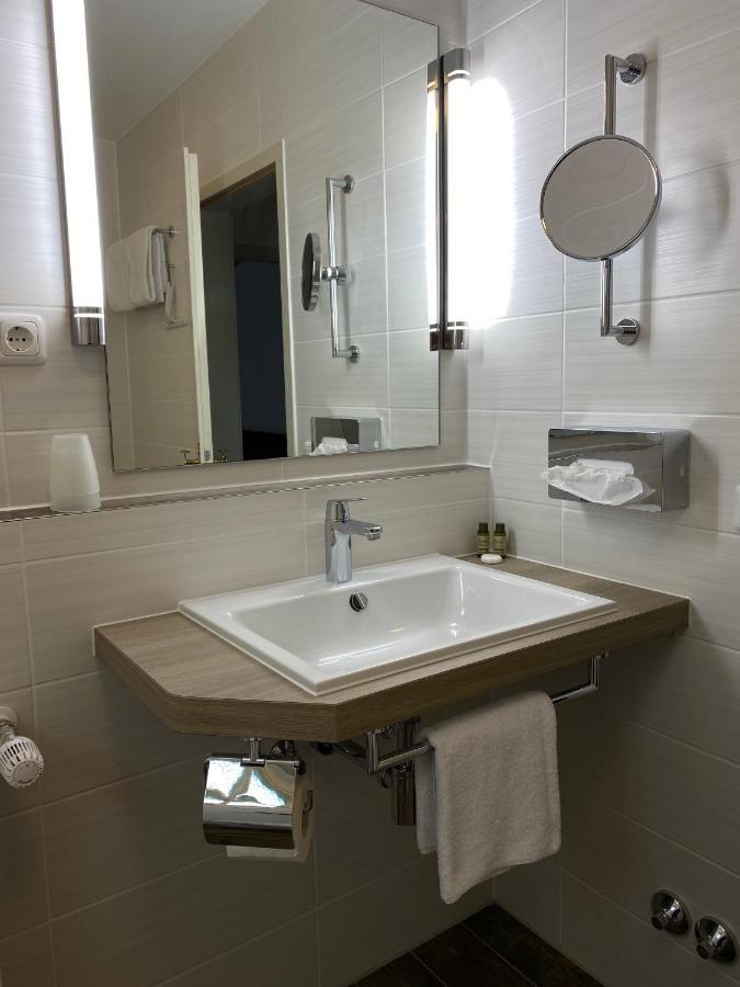 Zur Rennbahn Hotel Drage  ภายนอก รูปภาพ
